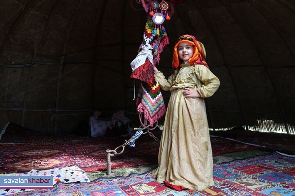 دختر عشایر در آلاچیق  A nomad girl in a gazebo
