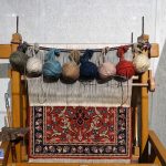 دار قالی بافی با نخ